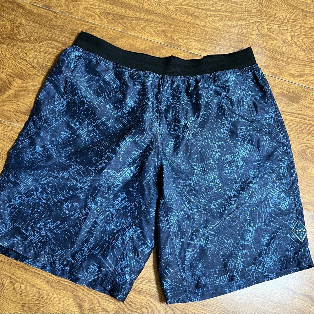 Prana Blue Black Elastic waistline swimwear men’s short size XL